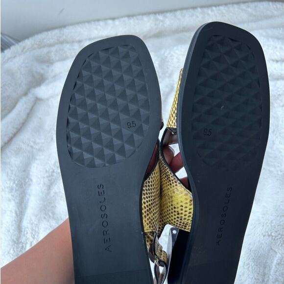 NWT Aerosoles Women's Size 9.5 Yellow and Black Flat Sandals - Picture 3 of 4